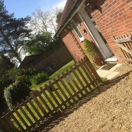 Chestnut Cottage East Bergholt Exterior photo